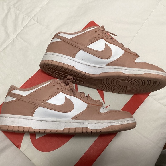 Nike Women's Low Dunk Rose Whisper - Picture 1 of 7